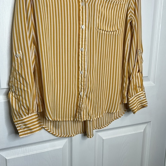 Harper NWT Vera Striped Hi Lo Hem Button‎ Down Shirt in Marigold Yellow Small - Picture 6 of 9